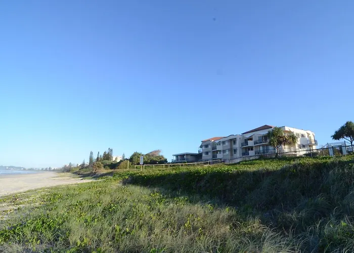 Golden Riviera Absolute Beachfront Resort