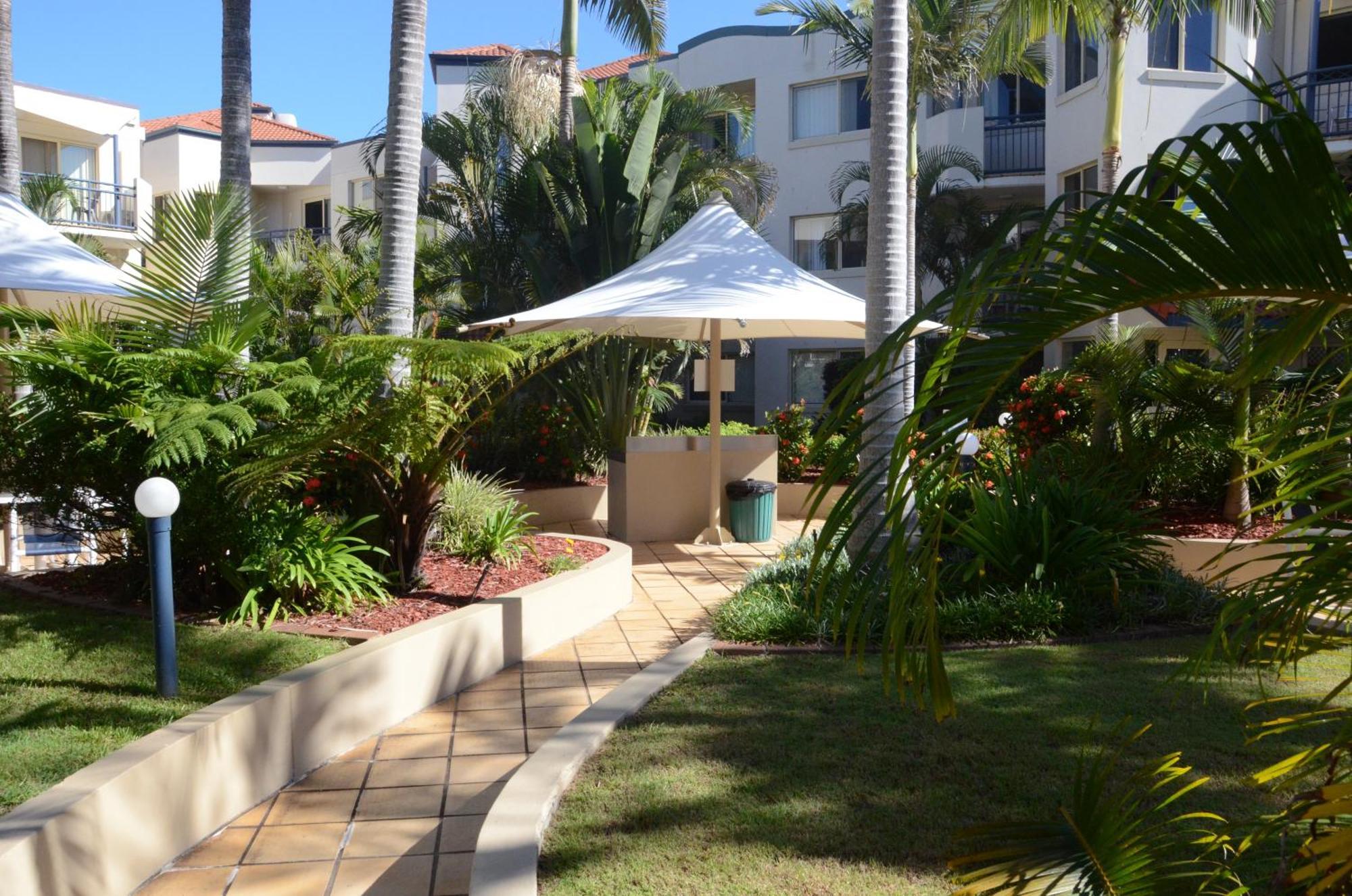Golden Riviera Absolute Beachfront Resort Gold Coast