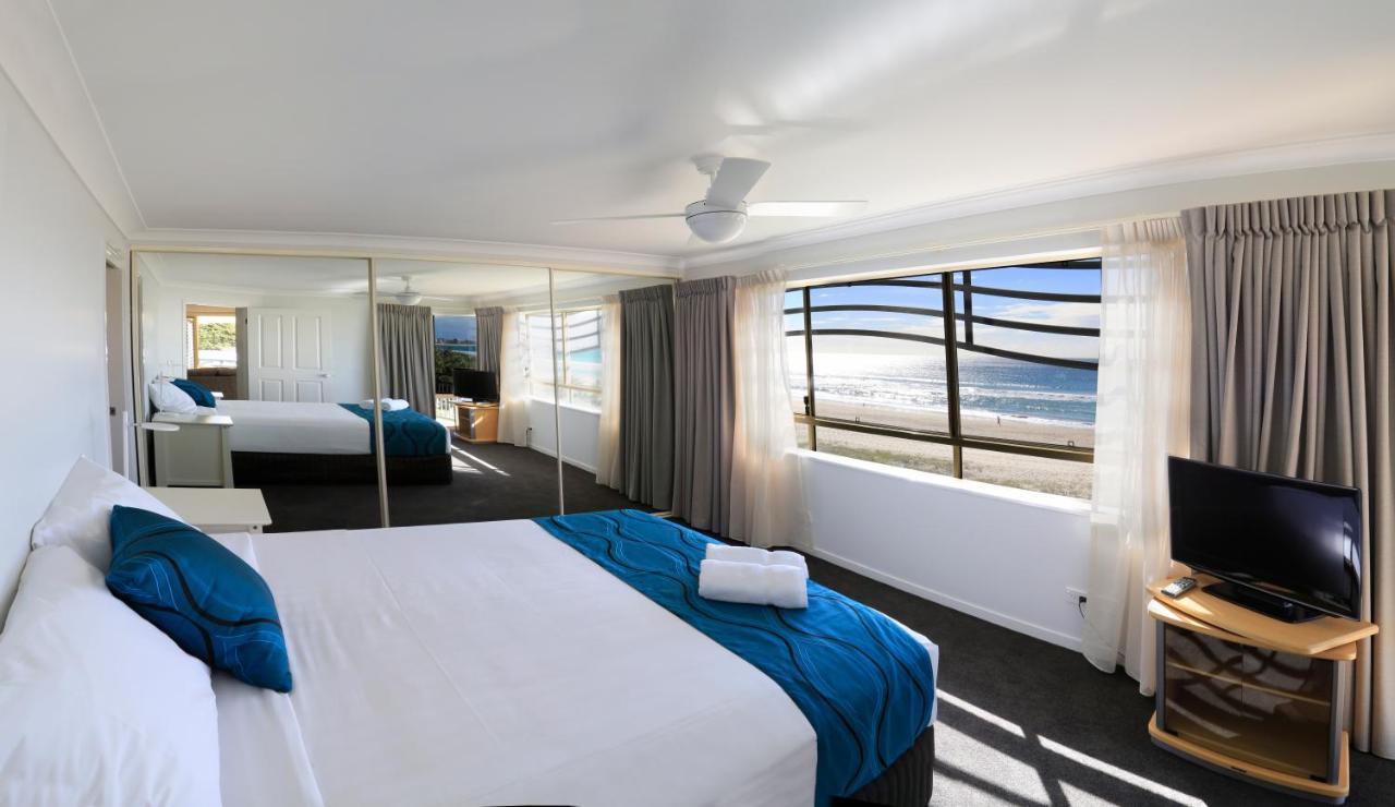 Golden Riviera Absolute Beachfront Resort 4*